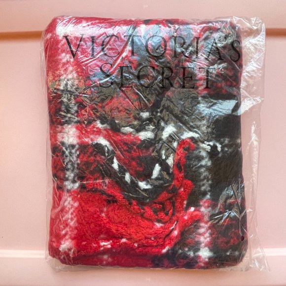 NEW Victoria's Secret Scarf Red Black White Plush Wrap Fringe NWT - Picture 5 of 6